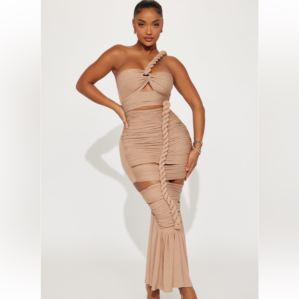 Twist it up maxi dress